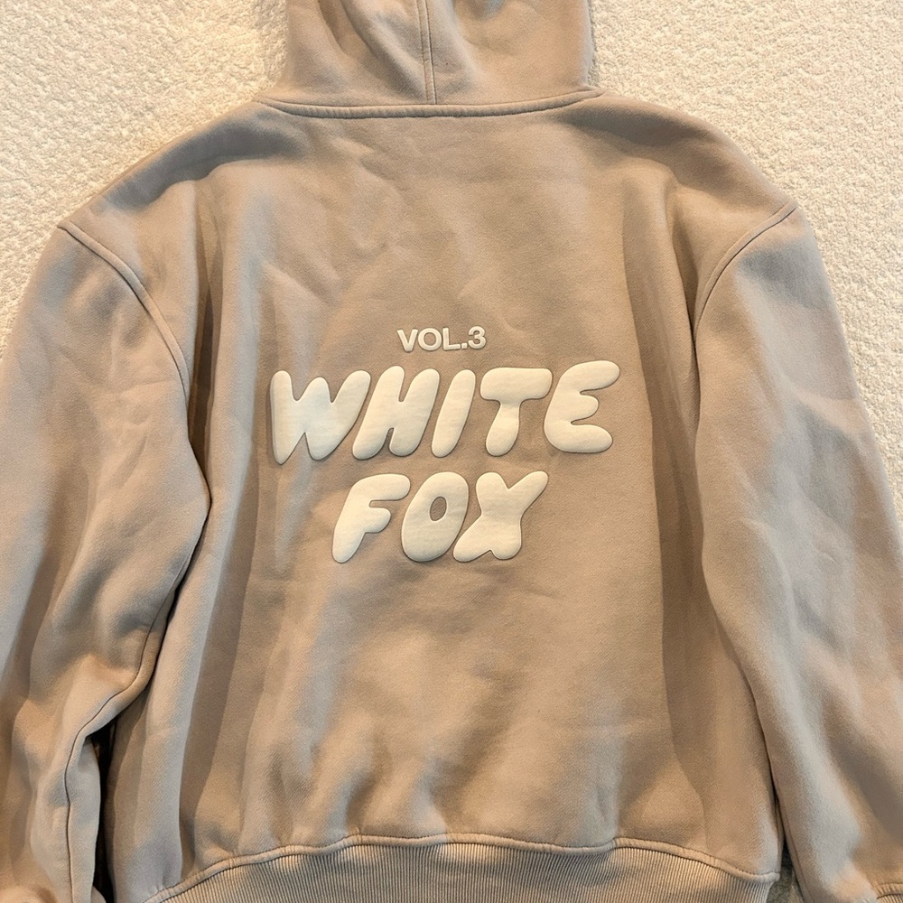 White Fox Vol. 3 Sweatshirt - xs/s
